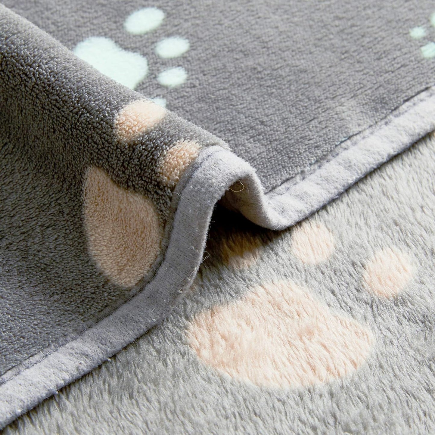 Ultra-Soft 350 GSM Fuzzy Flannel Pet Blanket - Adorable Washable Design for Dogs & Cats, Perfect for Indoor & Outdoor Use, Grey, 40 x 32 Inches